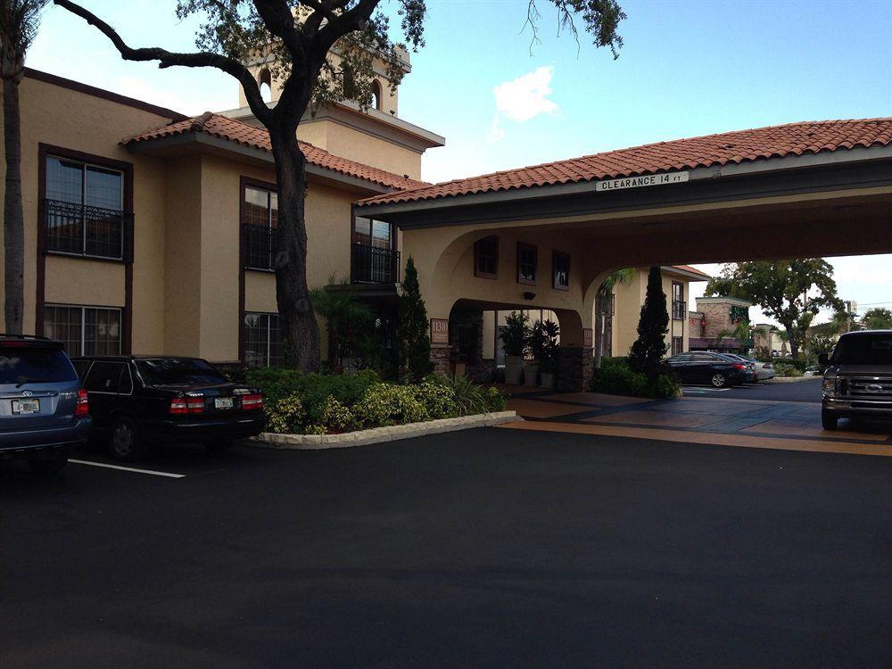 Red Roof Inn Plus & Suites Tampa Eksteriør billede